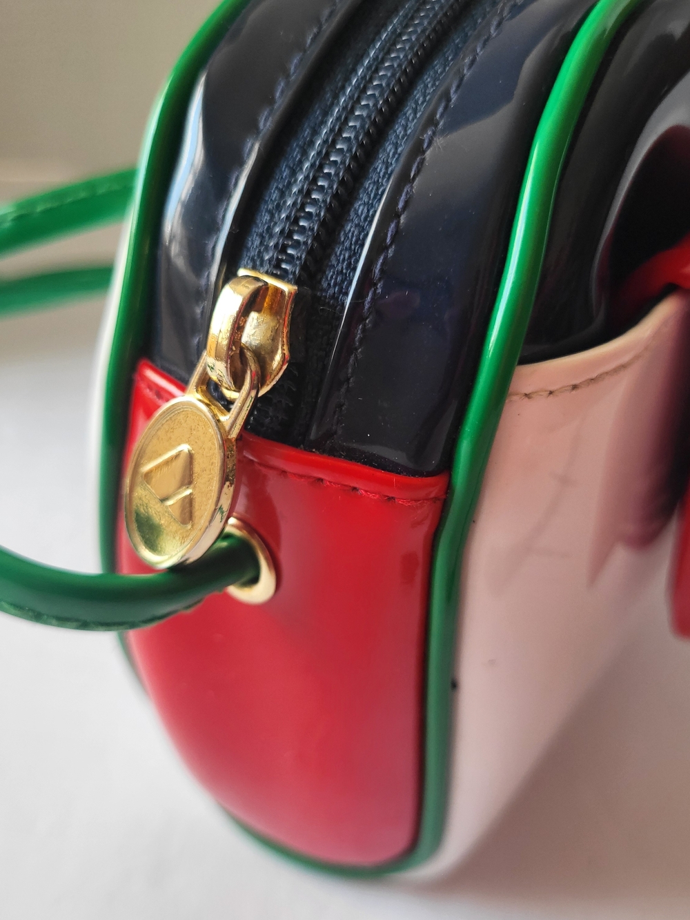 Liz Claiborne White, Red, Blue & Green Crossbody Bag - Picture 9 of 11